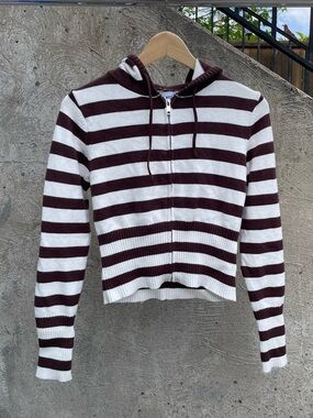 Urban Weekend brown and white striped cropped hoodie size women’s large